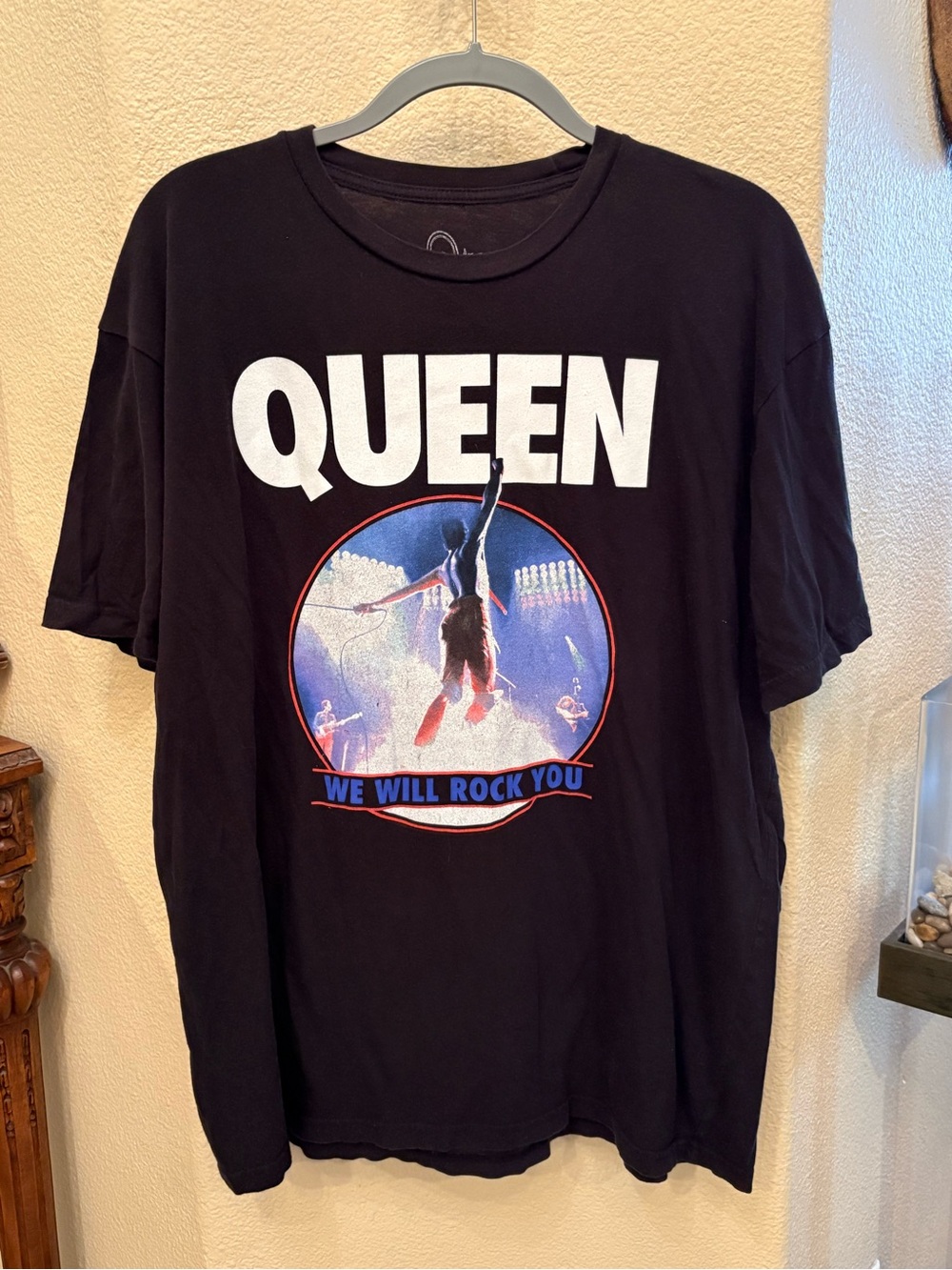 Queen"We Will Rock You" Black Graphic T‑Shirt Size XL-Unisex